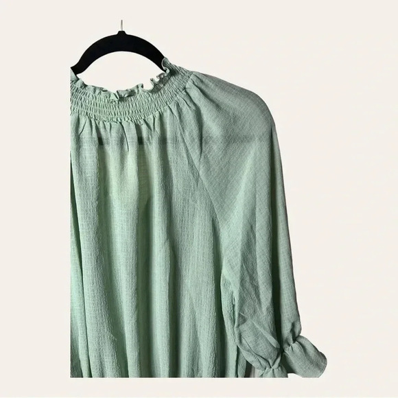 0610. WISHLIST SHORT SLEEVE SMOCKED TOP LIGHT MINT GREEN INโ COLOR SIZE LARGE - Picture 8 of 10